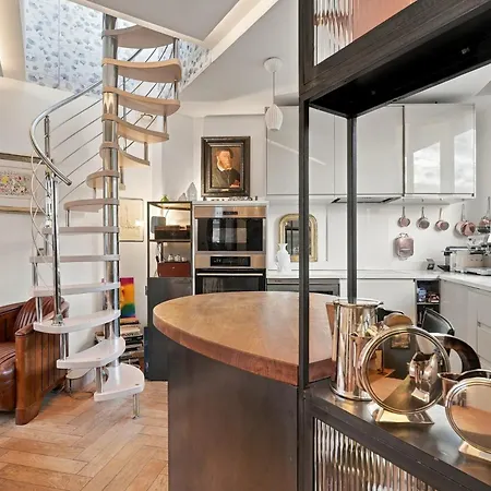 Maison Parisienne Avec Rooftop Buttes-chaumont Parigi